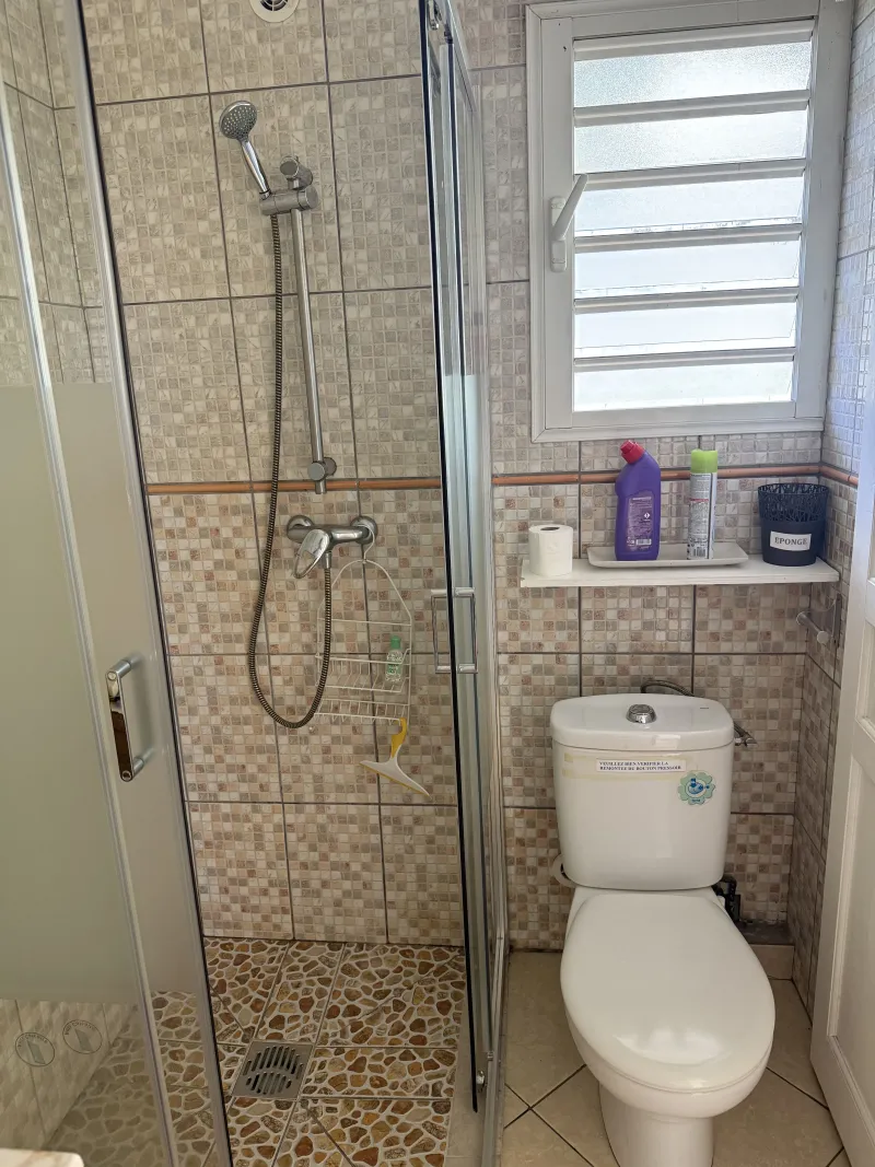 Shared bathroom at Villa Bigaradier, Sainte-Rose Réunion