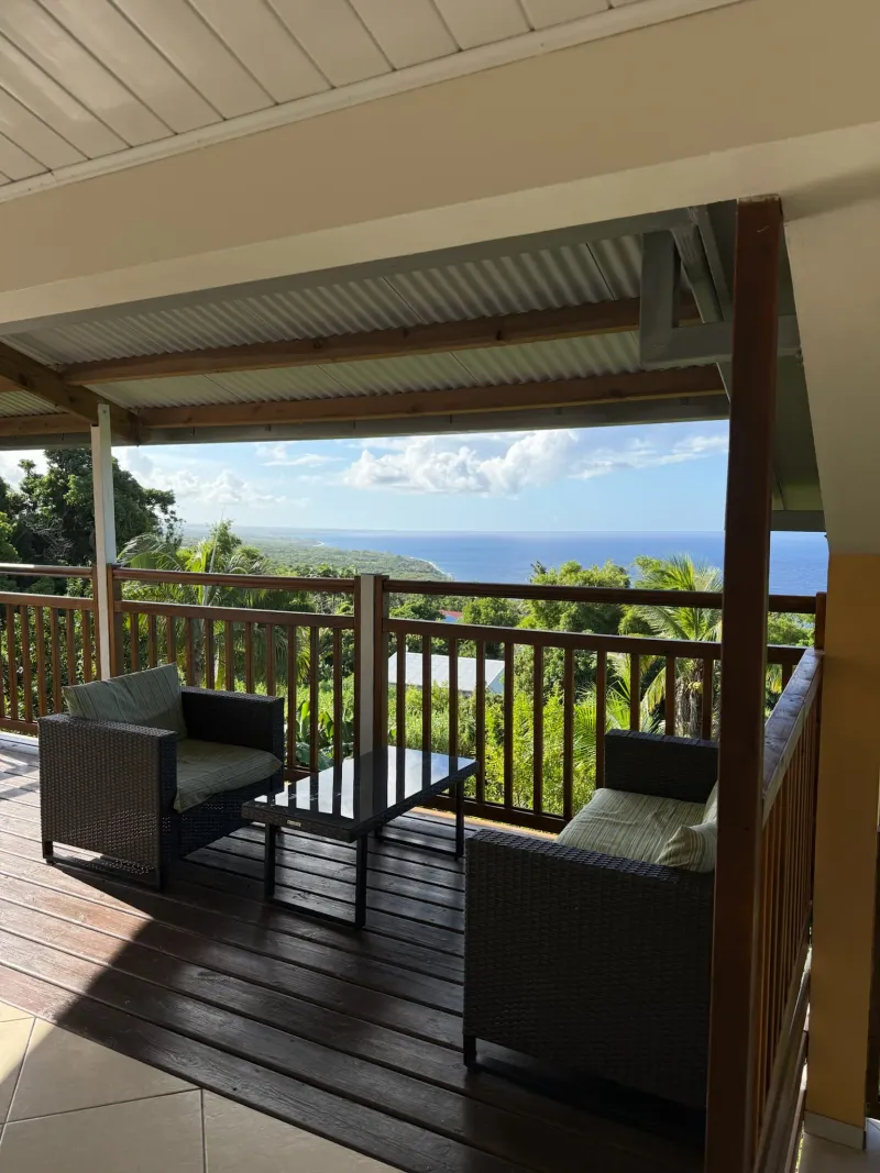 Terrasse avec vue mer panoramique de la Villa Bigaradier, côte Est de La Réunion